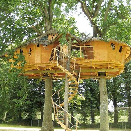 Insolite Dans Les Arbres Les Ormes, Epiniac Bed & Breakfast エクステリア 写真