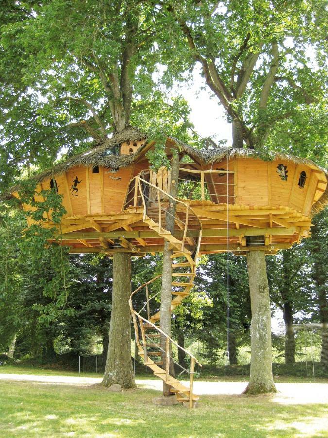 Insolite Dans Les Arbres Les Ormes, Epiniac Bed & Breakfast エクステリア 写真