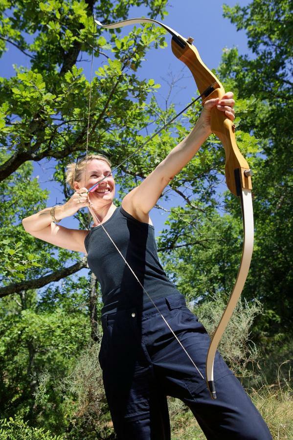 Insolite Dans Les Arbres Les Ormes, Epiniac Bed & Breakfast エクステリア 写真